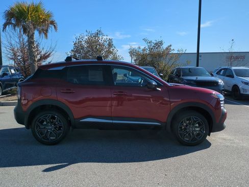 New 2026 Nissan Kicks SR image 2