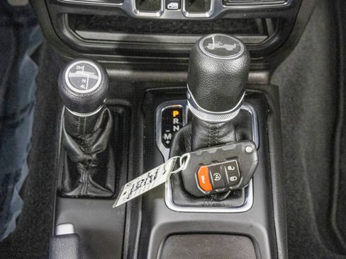 Used 2022 Jeep Wrangler Unlimited Sport AWD/4WD image 27