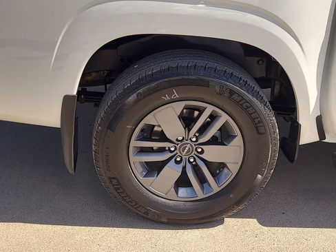 Certified 2025 Nissan Frontier SV w/ SV Convenience Package image 6