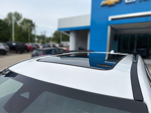 Certified 2025 Chevrolet Traverse RS AWD/4WD image 12
