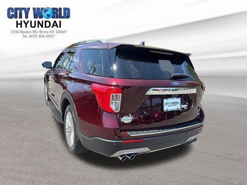 Used 2022 Ford Explorer King Ranch w/ Premium Technology Package image 3