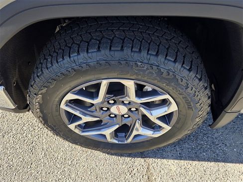 New 2026 GMC Sierra 1500 SLE w/ X31 Off-Road Package image 17