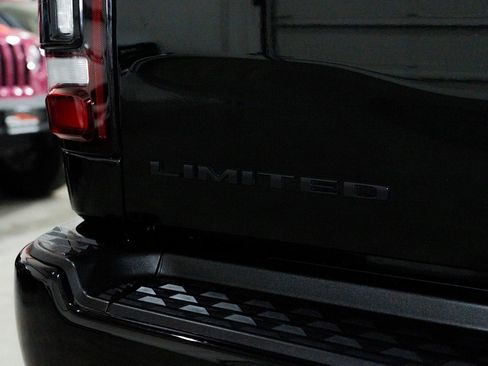 Used 2020 RAM 3500 Limited image 11