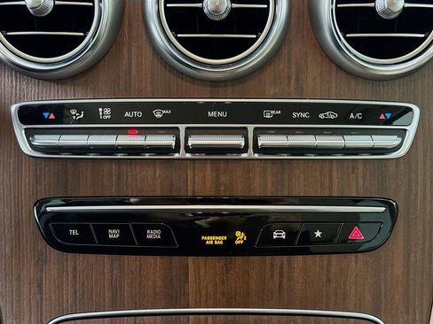 Used 2022 Mercedes-Benz GLC 300 GLC 300 image 18