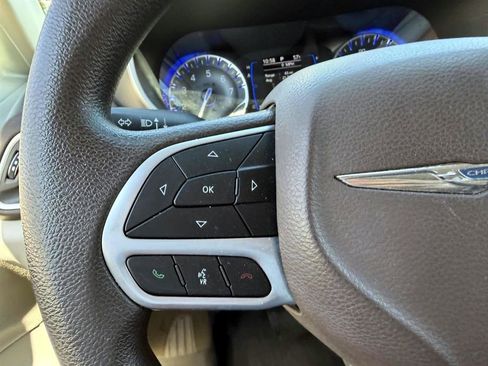 Used 2021 Chrysler Voyager Lxi FWD image 20