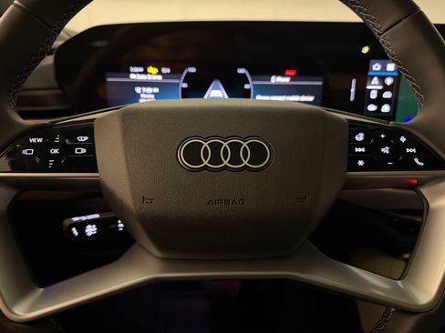 Certified 2025 Audi Q5 Premium w/ Premium Plus AWD/4WD image 18