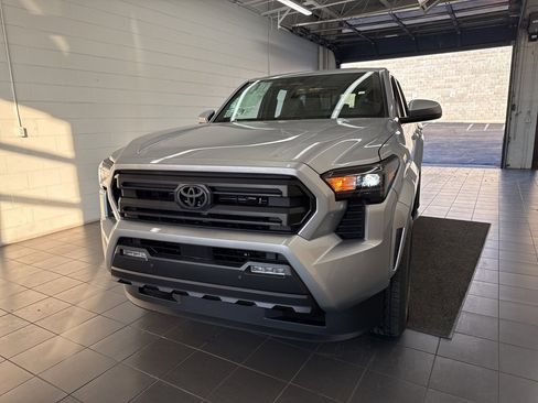 New 2025 Toyota Tacoma SR5 image 3
