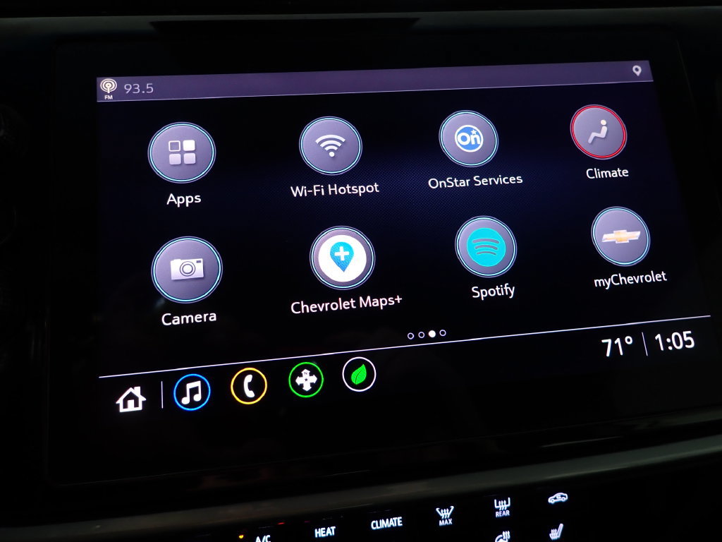 Used 2022 Chevrolet Bolt LT w/ Infotainment Package FWD image 4