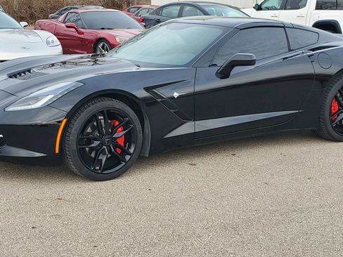Used 2019 Chevrolet Corvette Stingray Coupe w/ 1LT image 9