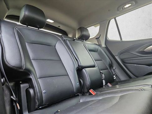 Used 2024 GMC Terrain SLT image 14