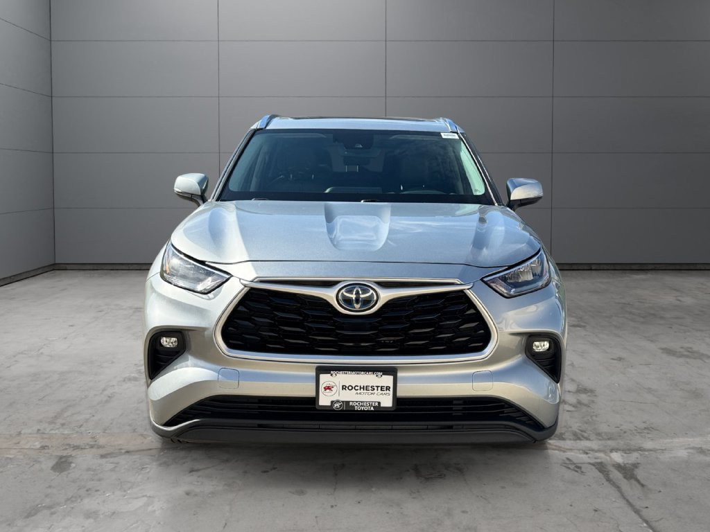 Used 2020 Toyota Highlander XLE AWD/4WD image 8