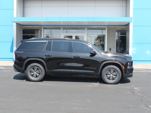 Certified 2024 Chevrolet Traverse LT w/ Enhanced Driving Package AWD/4WD image 6