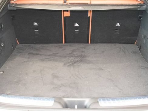 Used 2025 Mercedes-Benz GLC 300 4MATIC image 12