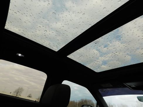 Certified 2023 Chevrolet Blazer RS w/ Driver Confidence II Package image 6