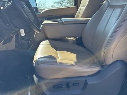 Used 2012 Ford F250 Lariat w/ Chrome Pkg image 42