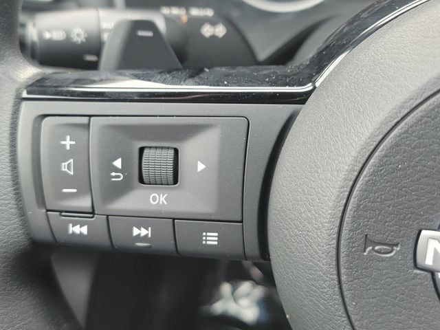 Used 2023 Nissan Rogue SV AWD/4WD image 30