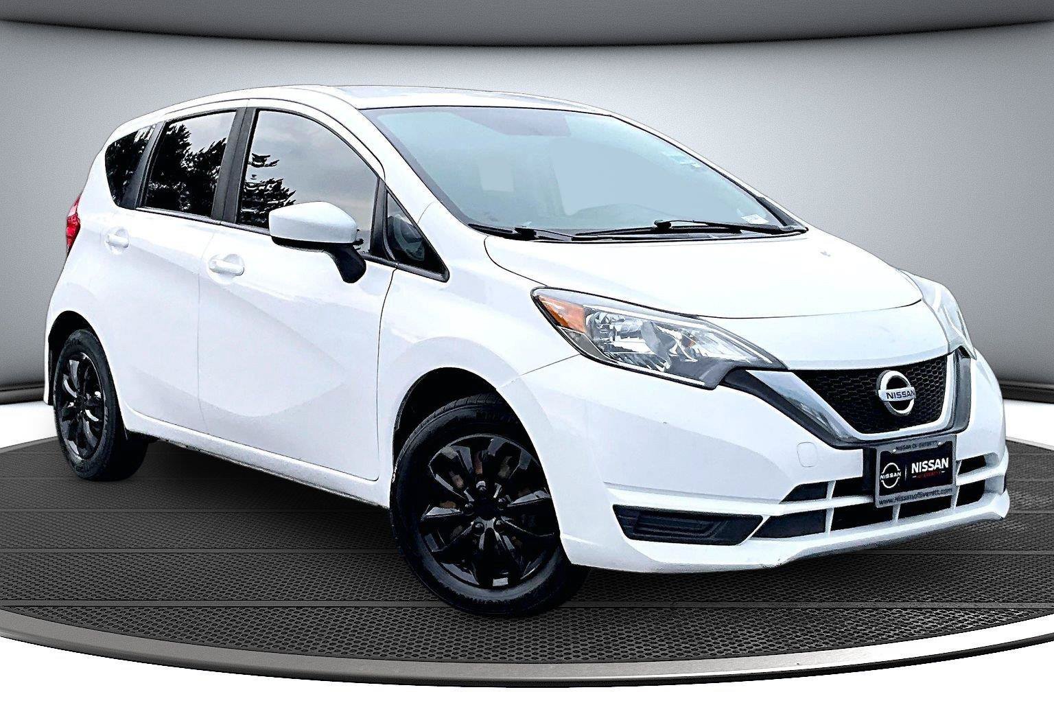 Used 2017 Nissan Versa Note SV FWD image 1