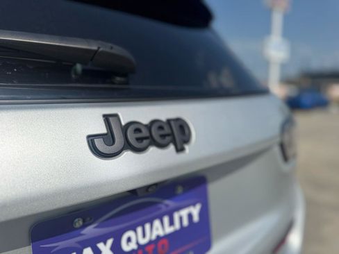 Used 2025 Jeep Compass Trailhawk w/ Trailhawk Elite Group AWD/4WD image 32