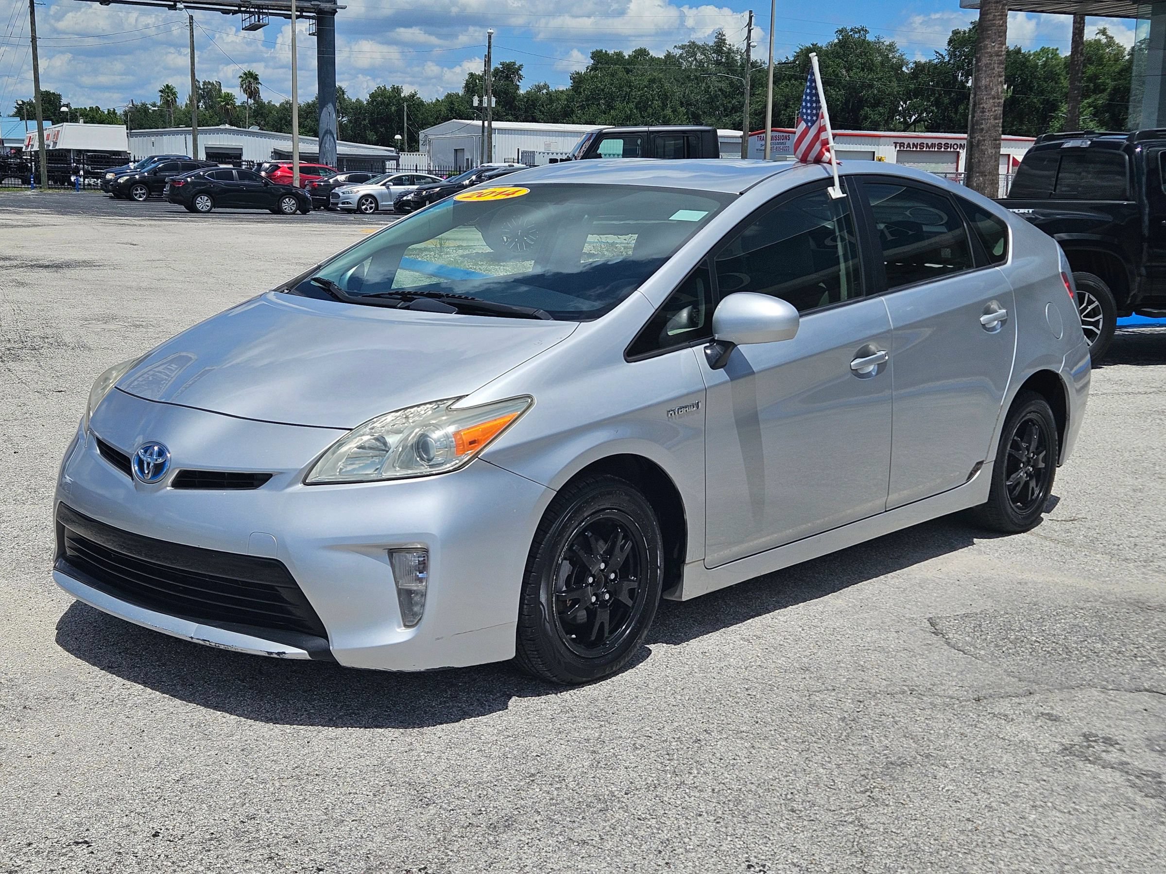 Used 2014 Toyota Prius Two FWD image 2