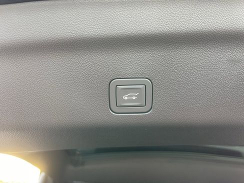 New 2026 Chevrolet Suburban Premier image 34