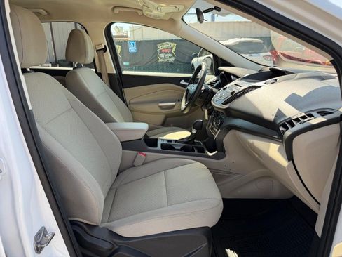 Used 2017 Ford Escape SE AWD/4WD image 21