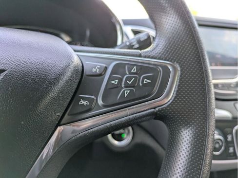 Used 2021 Chevrolet Equinox LT image 20