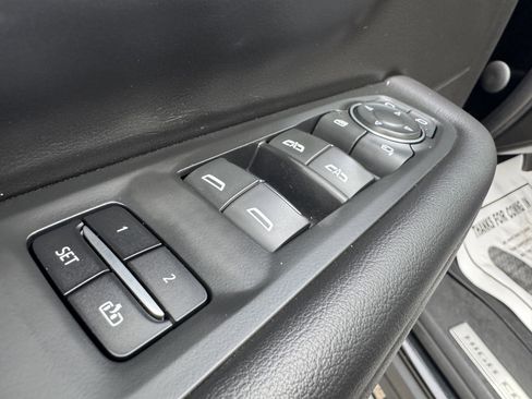 Used 2022 Chevrolet Suburban High Country AWD/4WD image 10