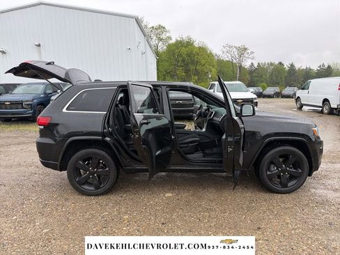 Used 2015 Jeep Grand Cherokee Altitude AWD/4WD image 30