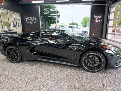 Used 2020 Chevrolet Corvette Stingray Preferred Cpe w/ 2LT Preferred Equipment Group RWD image 5