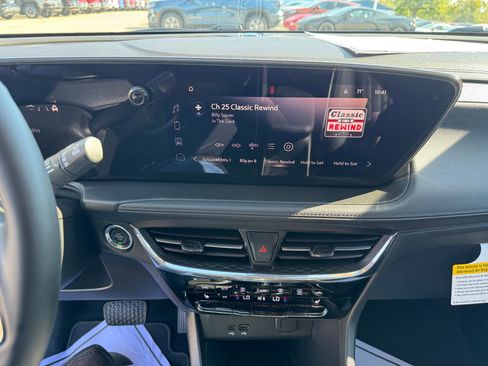 Used 2025 Buick Encore GX Avenir w/ Avenir Technology Package image 20