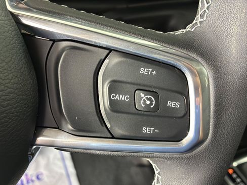 Used 2023 Jeep Wrangler Unlimited Sahara w/ Cold Weather Group AWD/4WD image 29