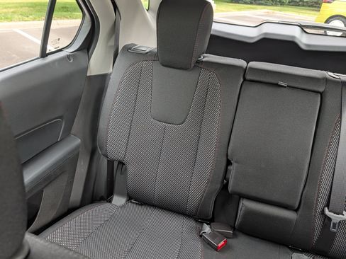 Used 2017 Chevrolet Equinox LS FWD image 12