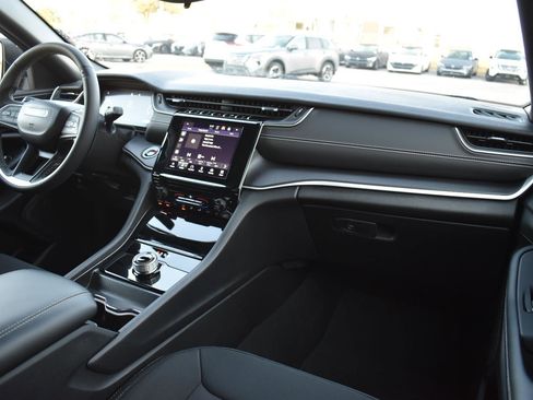 Used 2024 Jeep Grand Cherokee Laredo w/ Trailer Tow Package image 53