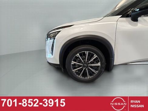 New 2026 Nissan Pathfinder Platinum AWD/4WD image 23