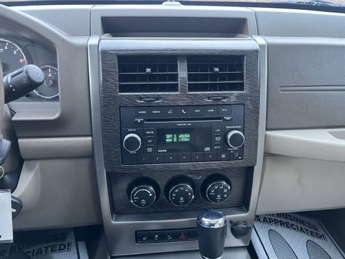 Used 2011 Jeep Liberty Limited w/ Comfort/Convenience Group image 13