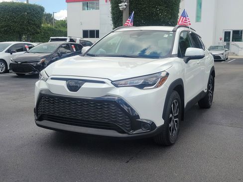 Used 2024 Toyota Corolla Cross SE image 5