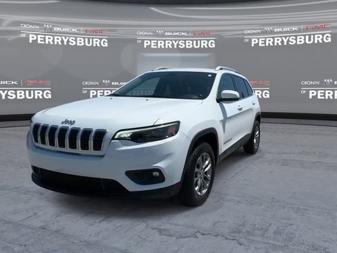 Used 2020 Jeep Cherokee Latitude Plus w/ Cold Weather Group AWD/4WD image 3