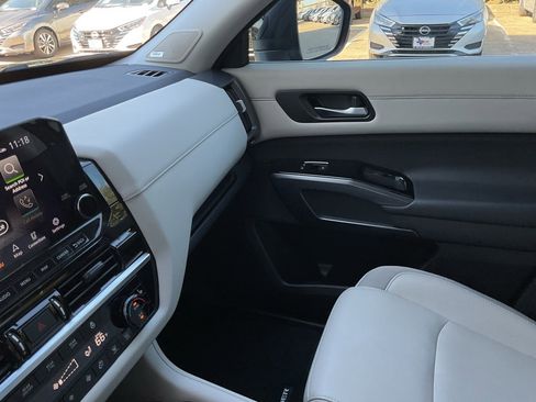 Used 2023 Nissan Pathfinder SL w/ SL Premium Package image 40