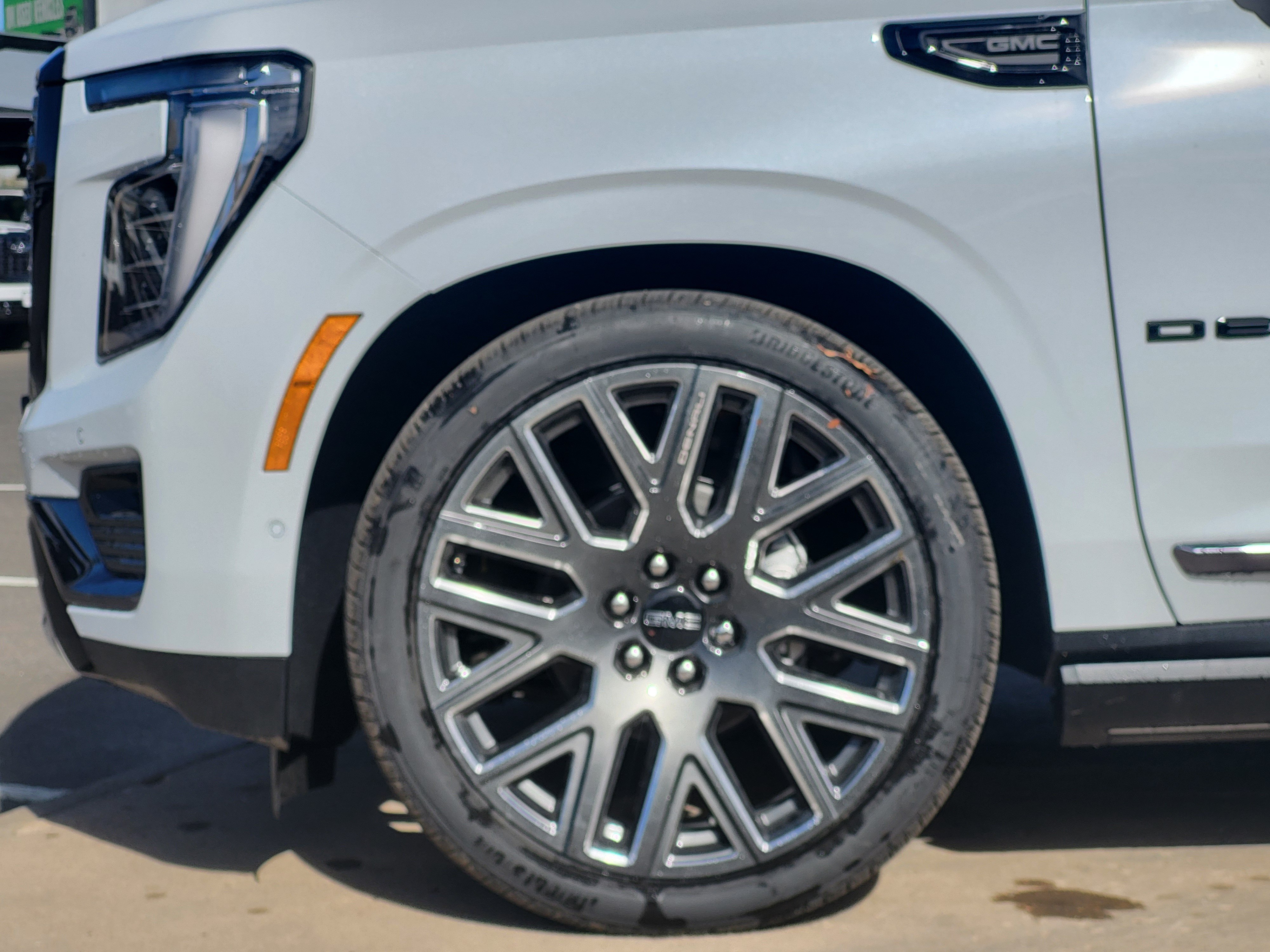 New 2027 GMC Yukon XL Denali Ultimate AWD/4WD image 10