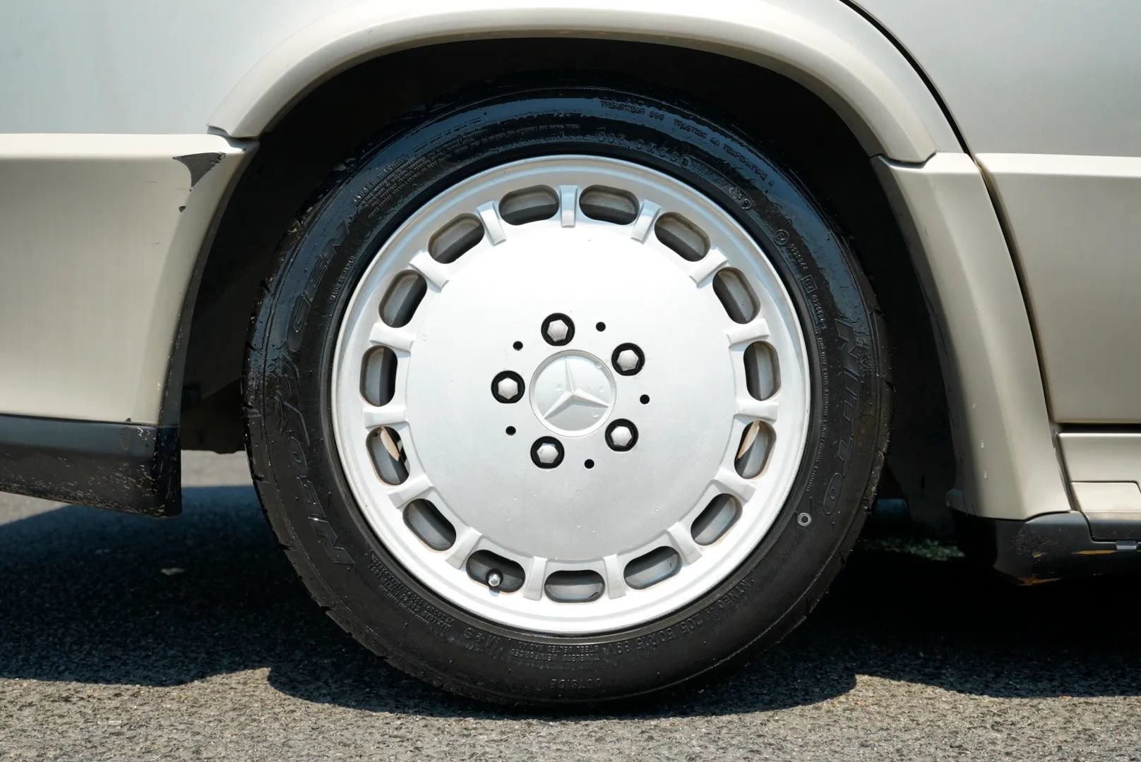 Used 1987 Mercedes-Benz 190 E 2.3-16 image 16