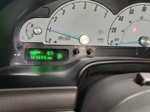 Used 2002 Ford Thunderbird RWD image 18