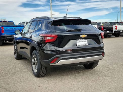 New 2026 Chevrolet Trax LT w/ Driver Confidence Package image 8