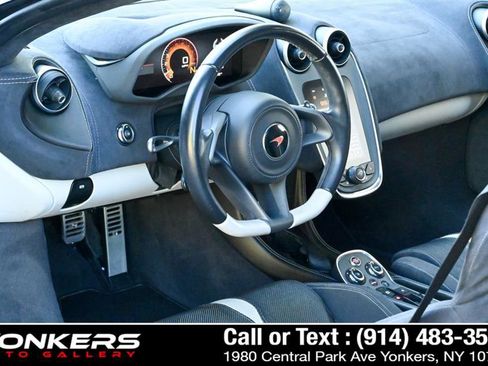 Used 2018 McLaren 570S image 18