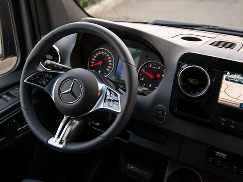 New 2025 Mercedes-Benz Sprinter 2500 image 17