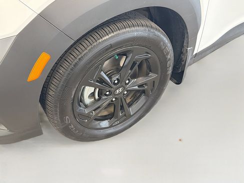 Used 2023 Hyundai Kona SEL w/ Convenience Package AWD/4WD image 11