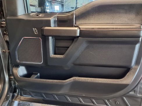 Used 2019 Ford F150 Lariat w/ Equipment Group 502A Luxury AWD/4WD image 13
