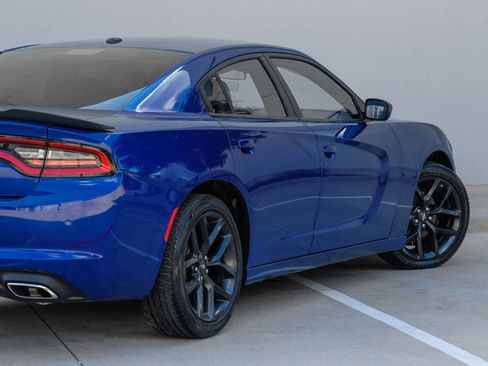 Used 2022 Dodge Charger SXT w/ Blacktop Package RWD image 7