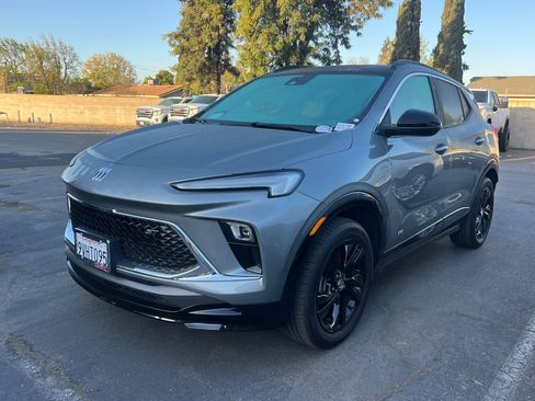 Used 2025 Buick Encore GX Sport Touring w/ Comfort Package image 2