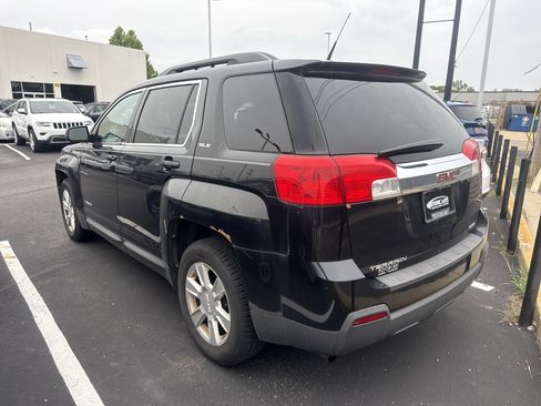 Used 2010 GMC Terrain SLE AWD/4WD image 3