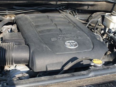 Used 2017 Toyota Tundra SR5 image 28